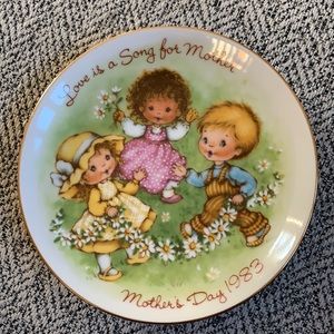 Avon 1983 Mother’s Day Plate